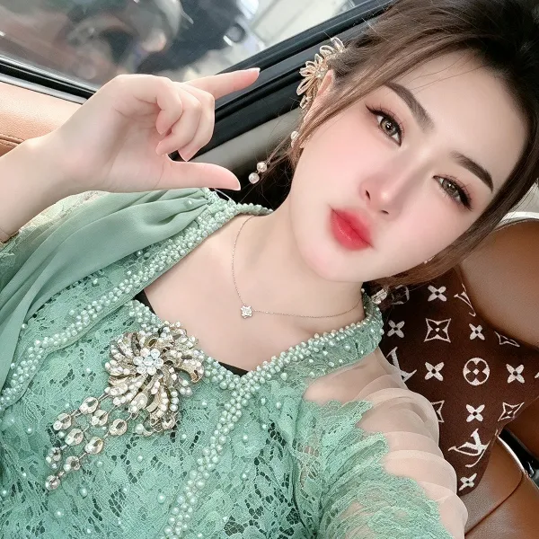 Evhy Amelia