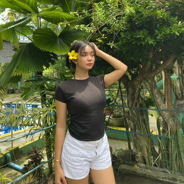 Rezelle Mae Lazarito