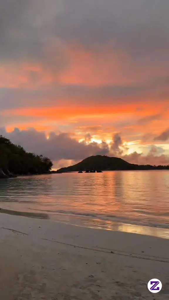 Senja Merah Merekah Jingga