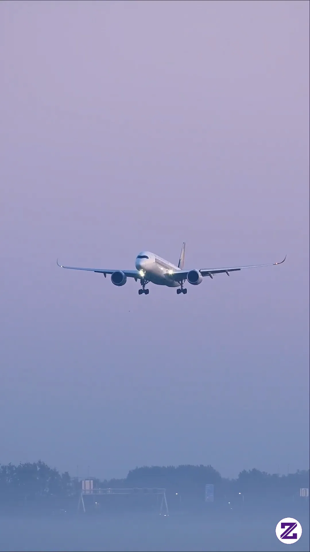 Singapore Airlines Airbus A350 FOGGY Landing At Schiphol Airport