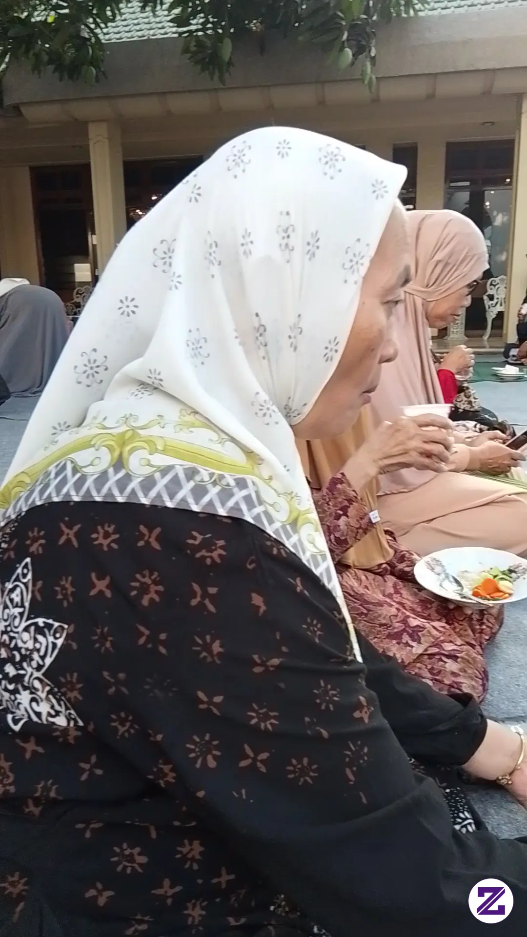 Rutinitas Setelah Kajian Subuh Di Masjid Azzaini Kaliwungu