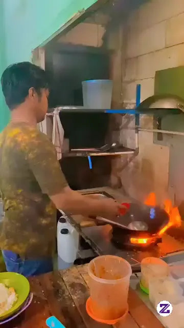 INSANE WOK HEI! 🔥 1-Meter High Fire Fried Rice Cooked In 30 Seconds!