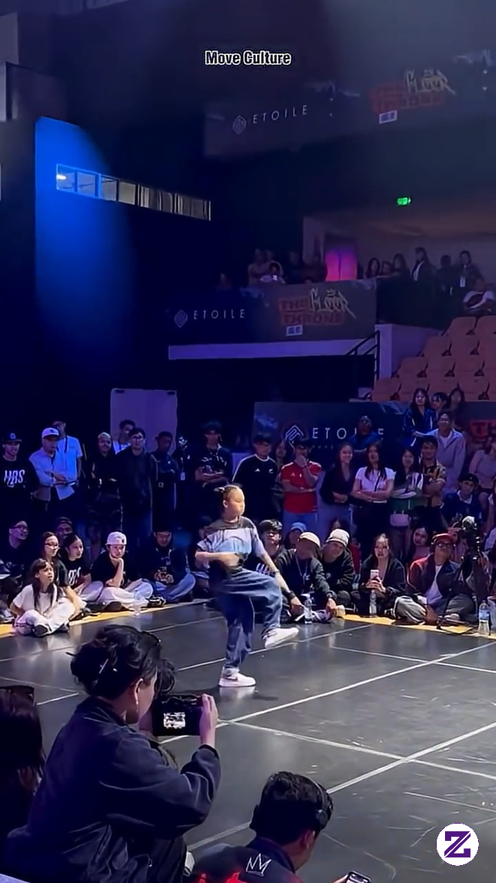 Miyu At The Floor Throne Vol.11