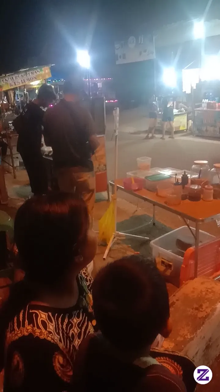 Suasana Di Pasar Malam