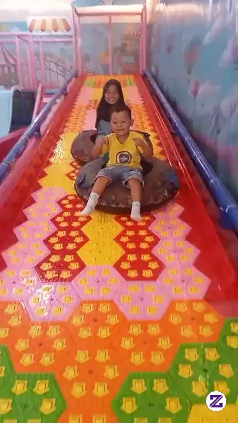 Si Kecil Lagi Main Serodotan