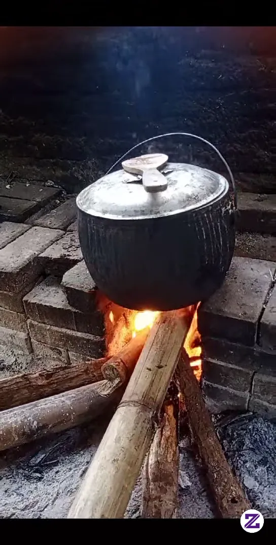Kemandirian Seorang Santri Dipondok Pesantren,masak Nasi Yang Sangat Sederhana
