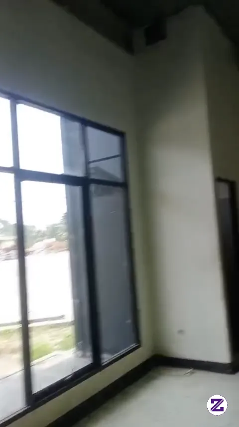 Keadaan Dalam Gudang Sedang Direnovasi.