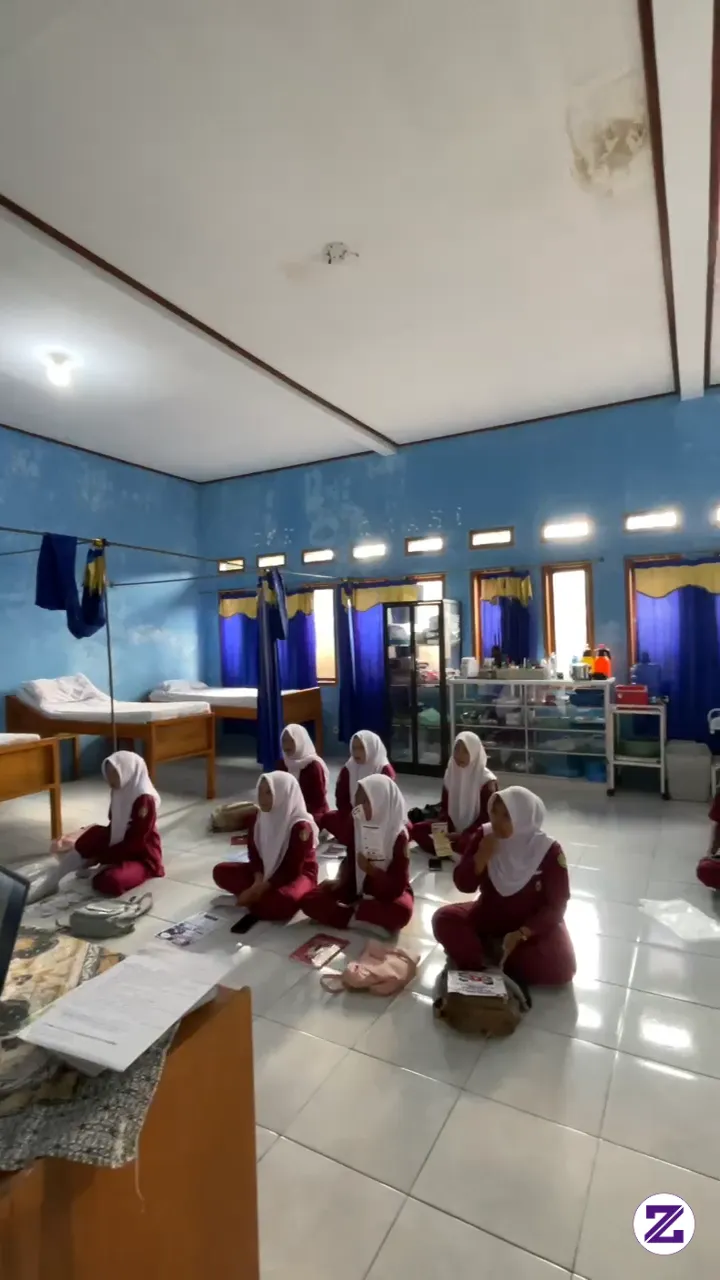 KEGIATAN HARI INI SISWA SMK KESEHATAN OARIGI