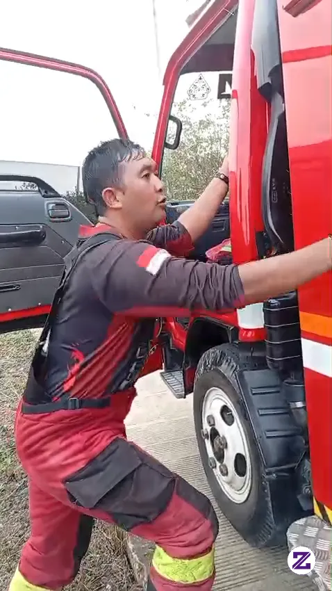 Mobil Damkar Mogok 🤣 #damkar #firefighter #firetruck #truck
