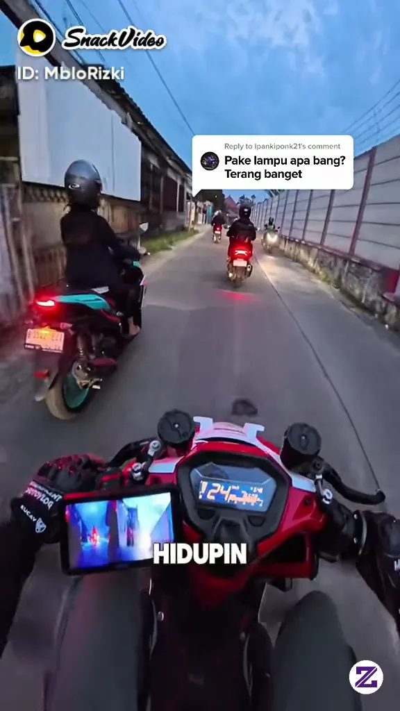 Erjain Orang2 Pake Lampu Super Terang Menjelah Malam Hari😃😃
