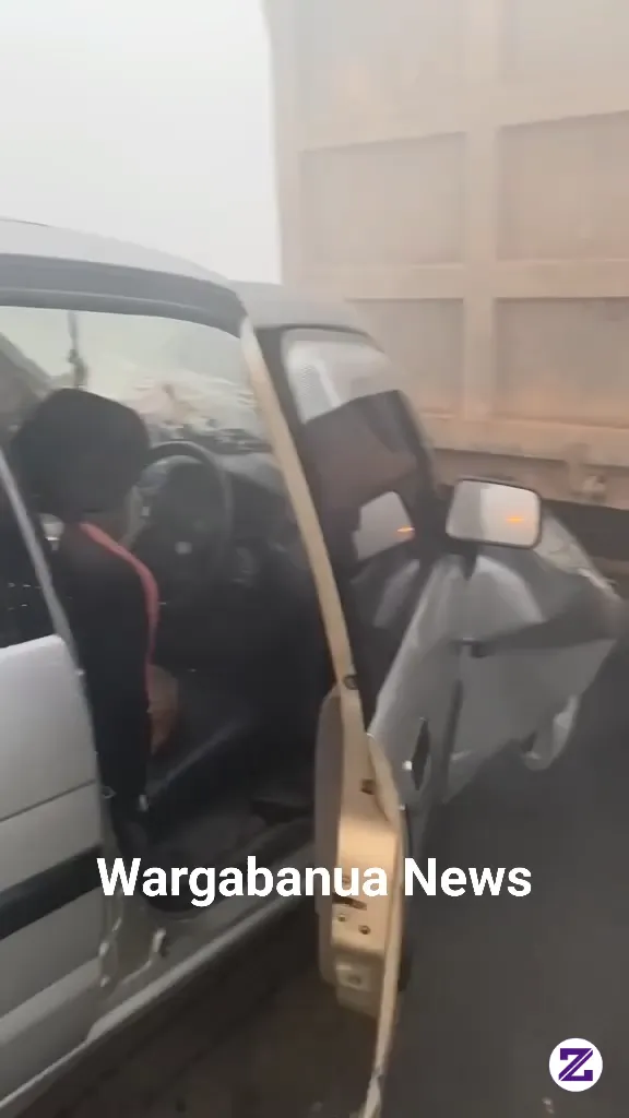 🔴 BERITA TERKINI: KABUT ASAP PEKAT DI BARITO KUALA, DUA MOBIL TABRAK BELAKANG