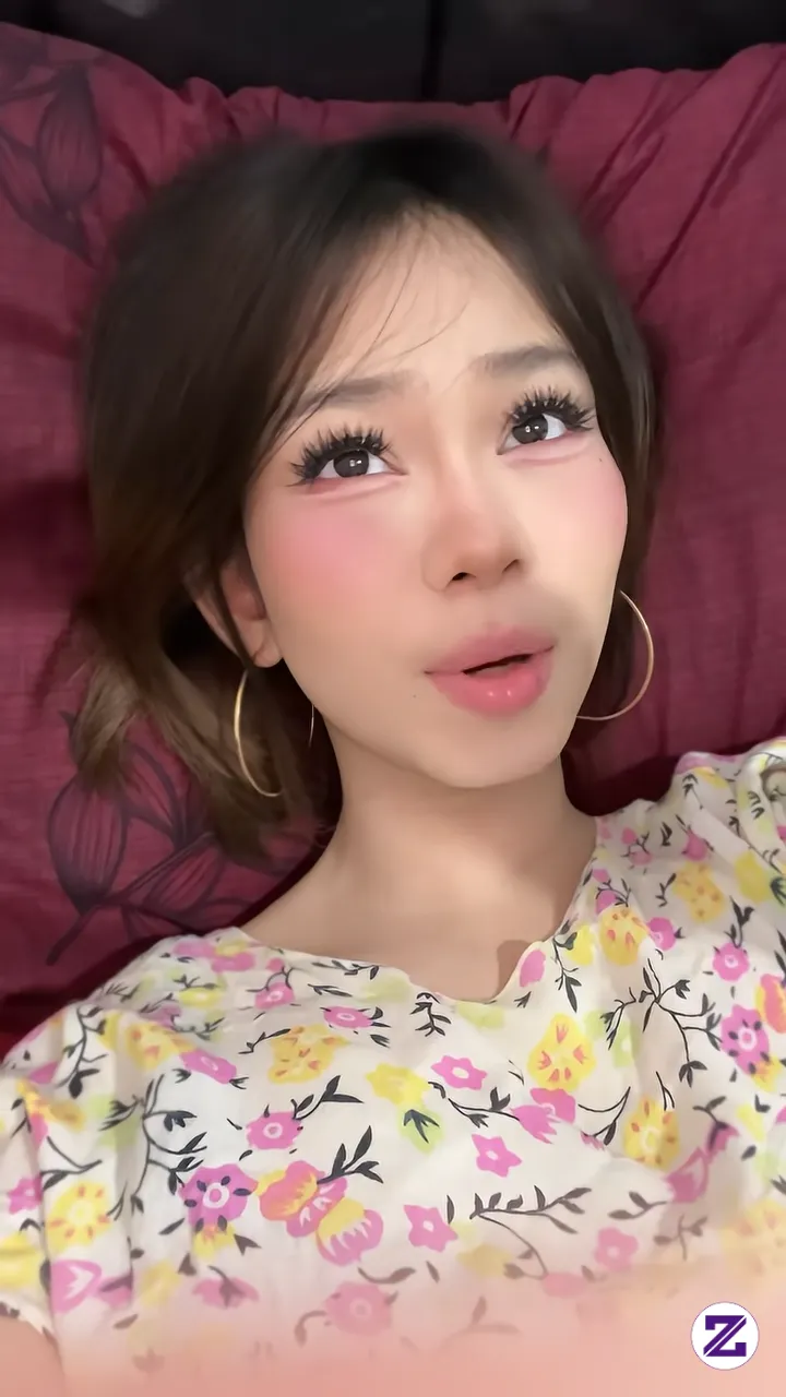 Aku Sedang Menggunakan Makeup Baru Uhh🥰🥰