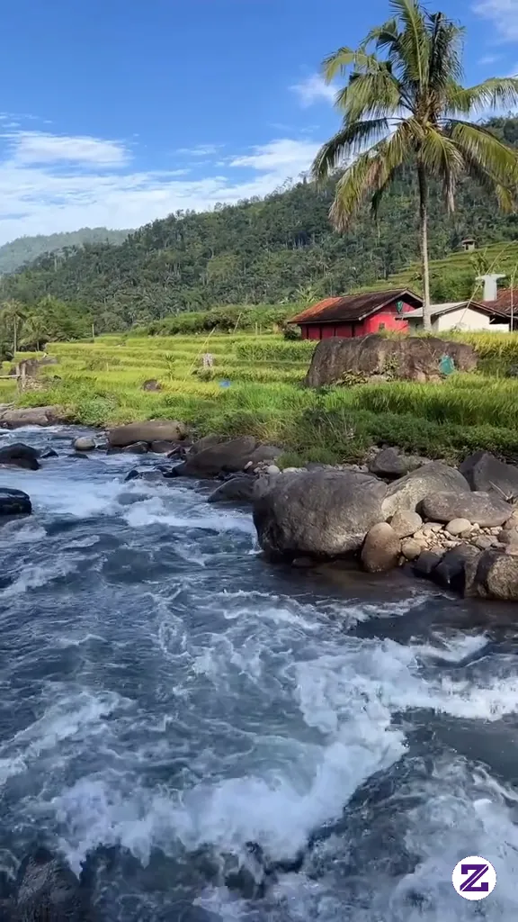 Pemandangan Sejuk Di Sawah Dan Pegunungan Desa