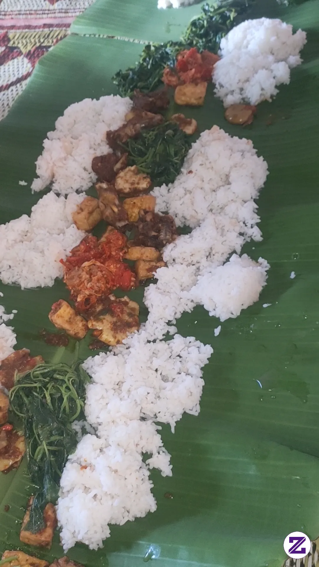 Makan Bersama Teman, Sesekali Ngumpul Bareng