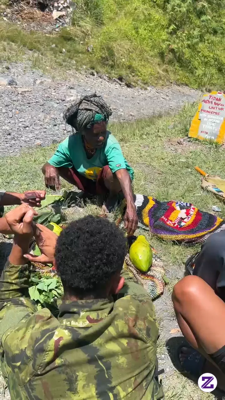 Mama Papua Jualan Sayur Di Pos
