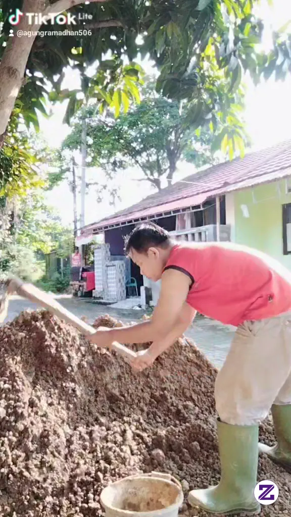 Kerja Dulu Gaes Walaupun Panas Tetap Semangat