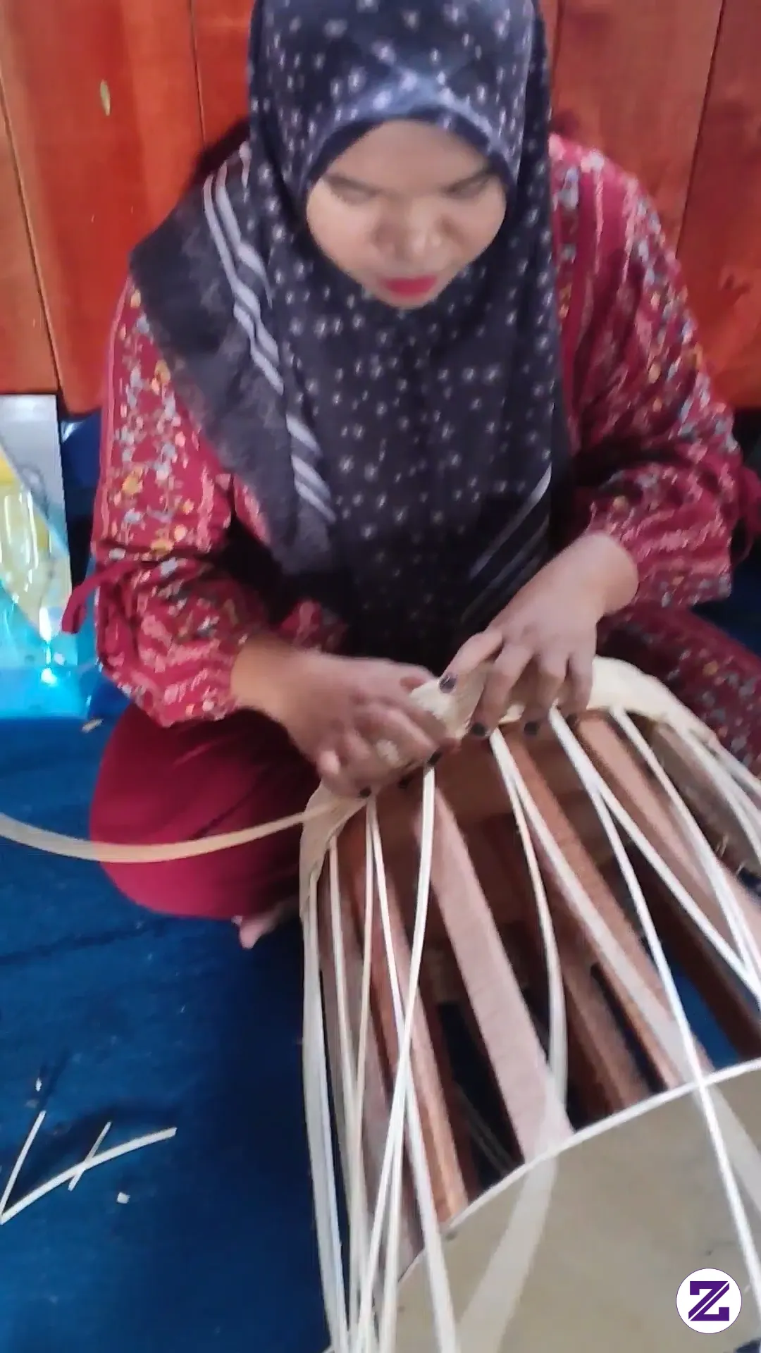 Membuat Keranjang Serba Guna Dari Bahan Rotan