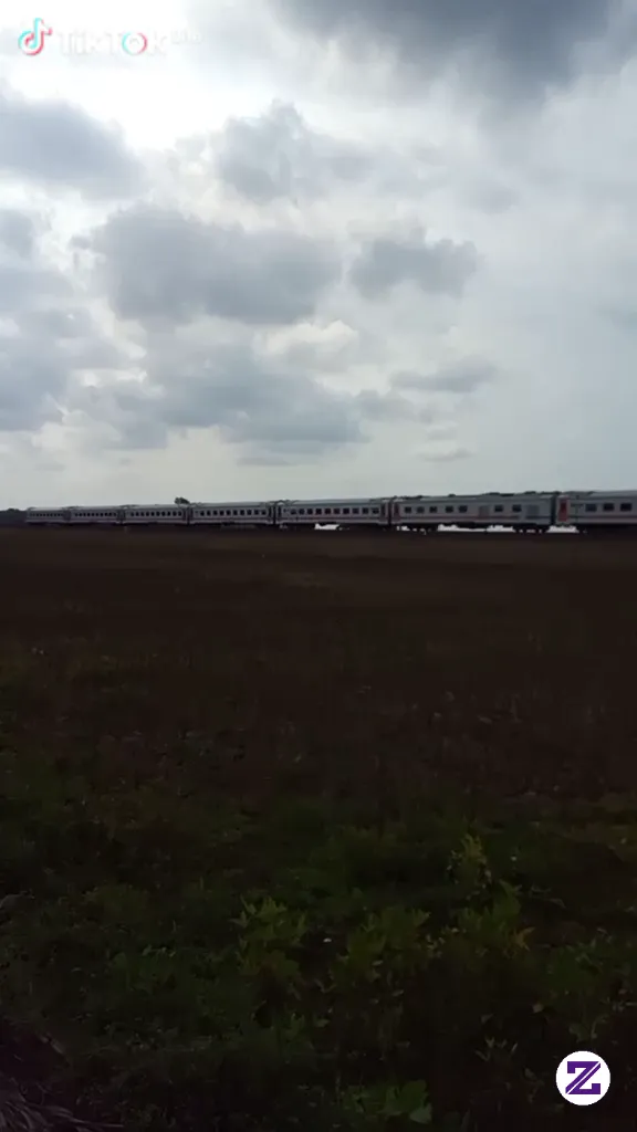 Berprinsiplah Seperti Kereta Api.Tidak Pernah Mengganggu Jalur Orang Lain.Namun