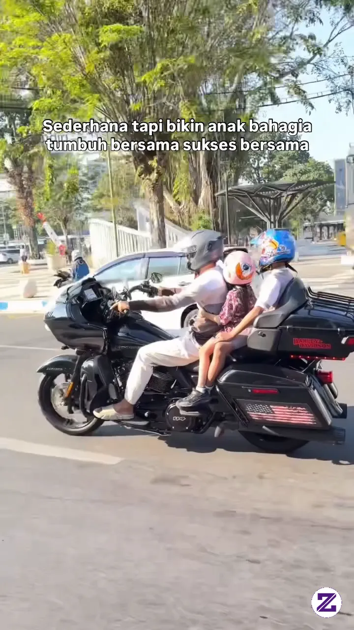 Bahagia Bersama Anak, Naik Motor Impian Dan Mengantar Sekolah