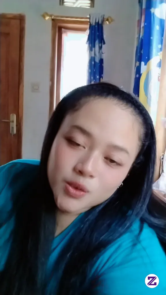 Sejelek2 Nya Sya,,tda Pernah Memandang Rendah Orang Lain,,,,karna Kita D Bumi Yg