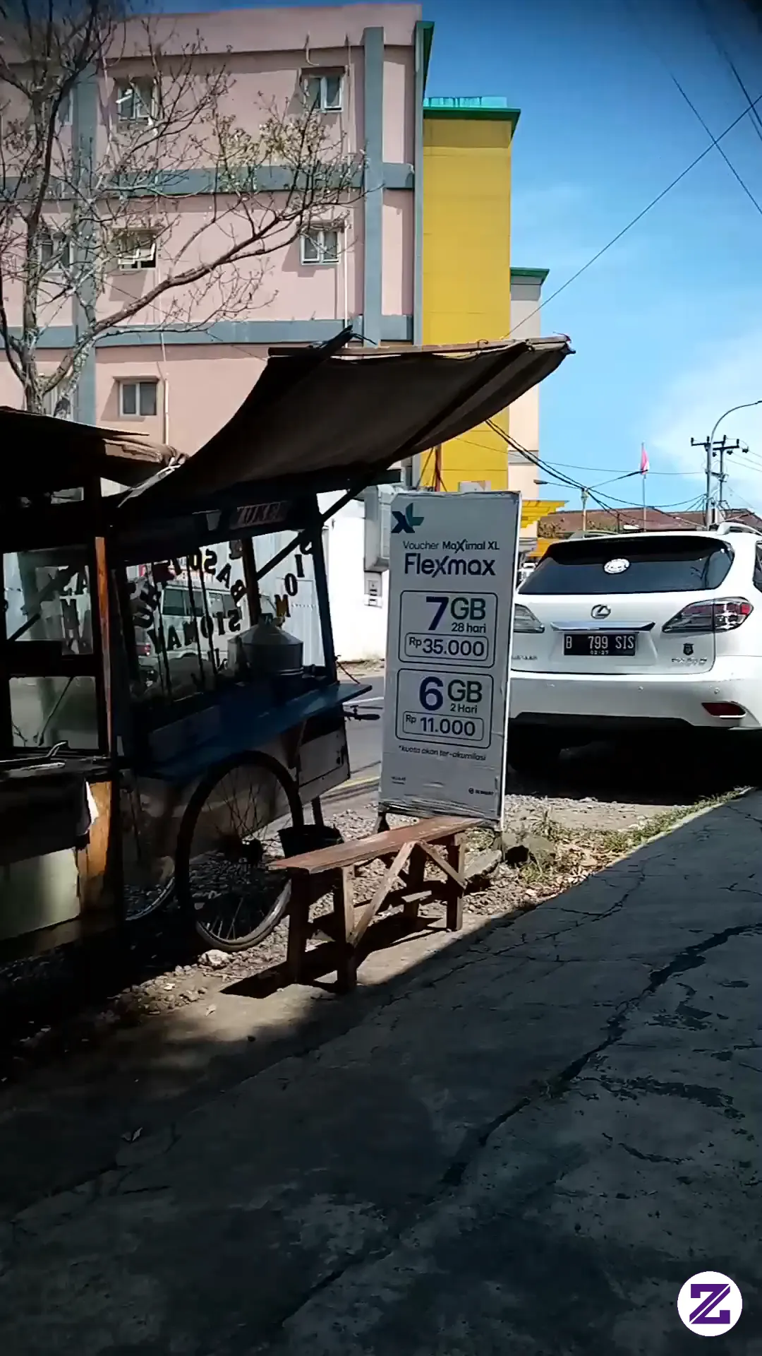 Abah Tukang Siomay Sampe Ketiduran ,,Paktor Cuaca Panas Hari Ini Membuat Para