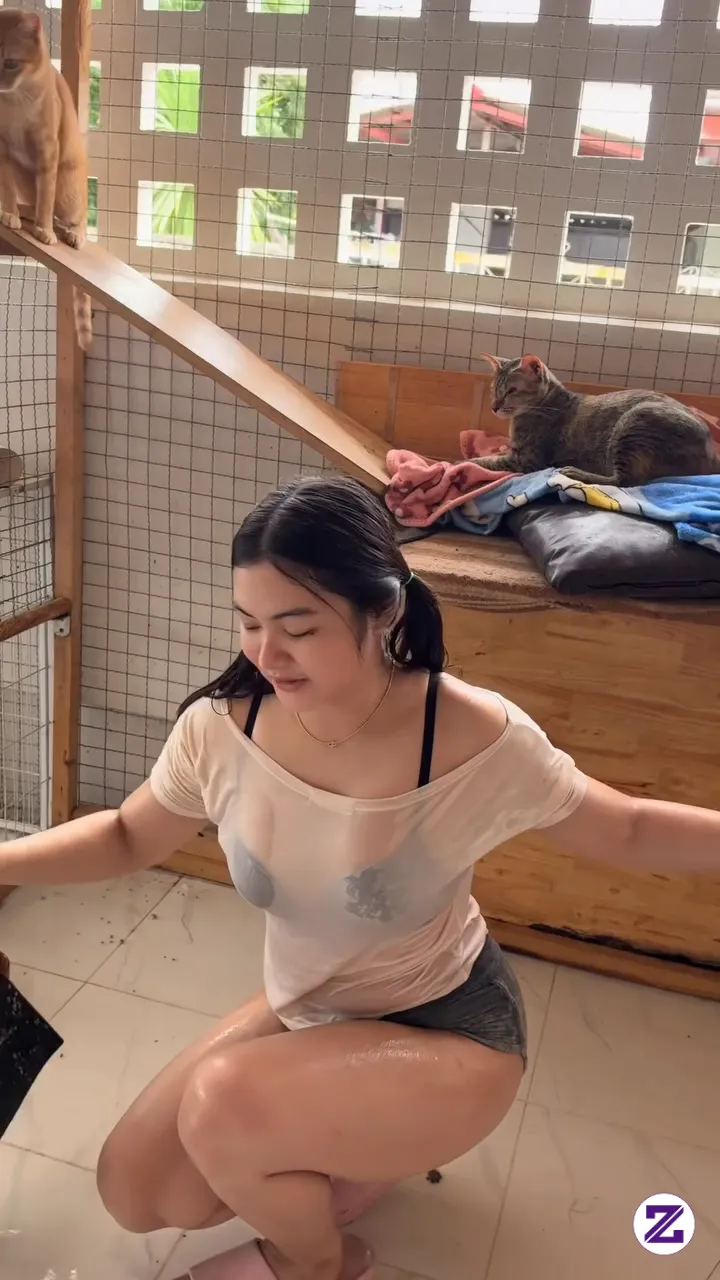 Menyapu Halaman Rumah