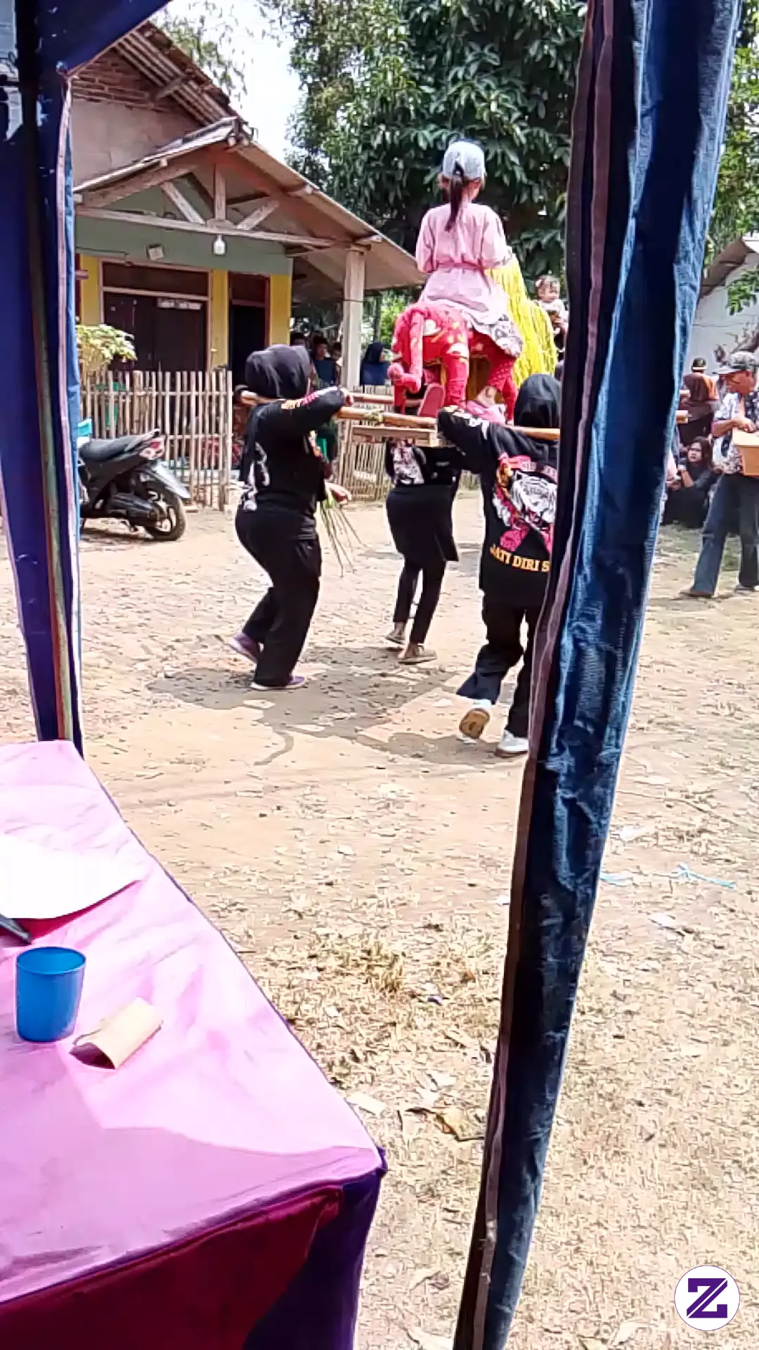POV : Katanya Emak2 Lemah ?
