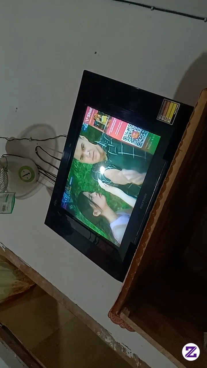Nonton Tv Pas Di Rumah Emak Aja Klo Di Rumah Sendiri Hp😁😁😁😁 - Umum - Komariah Pcc