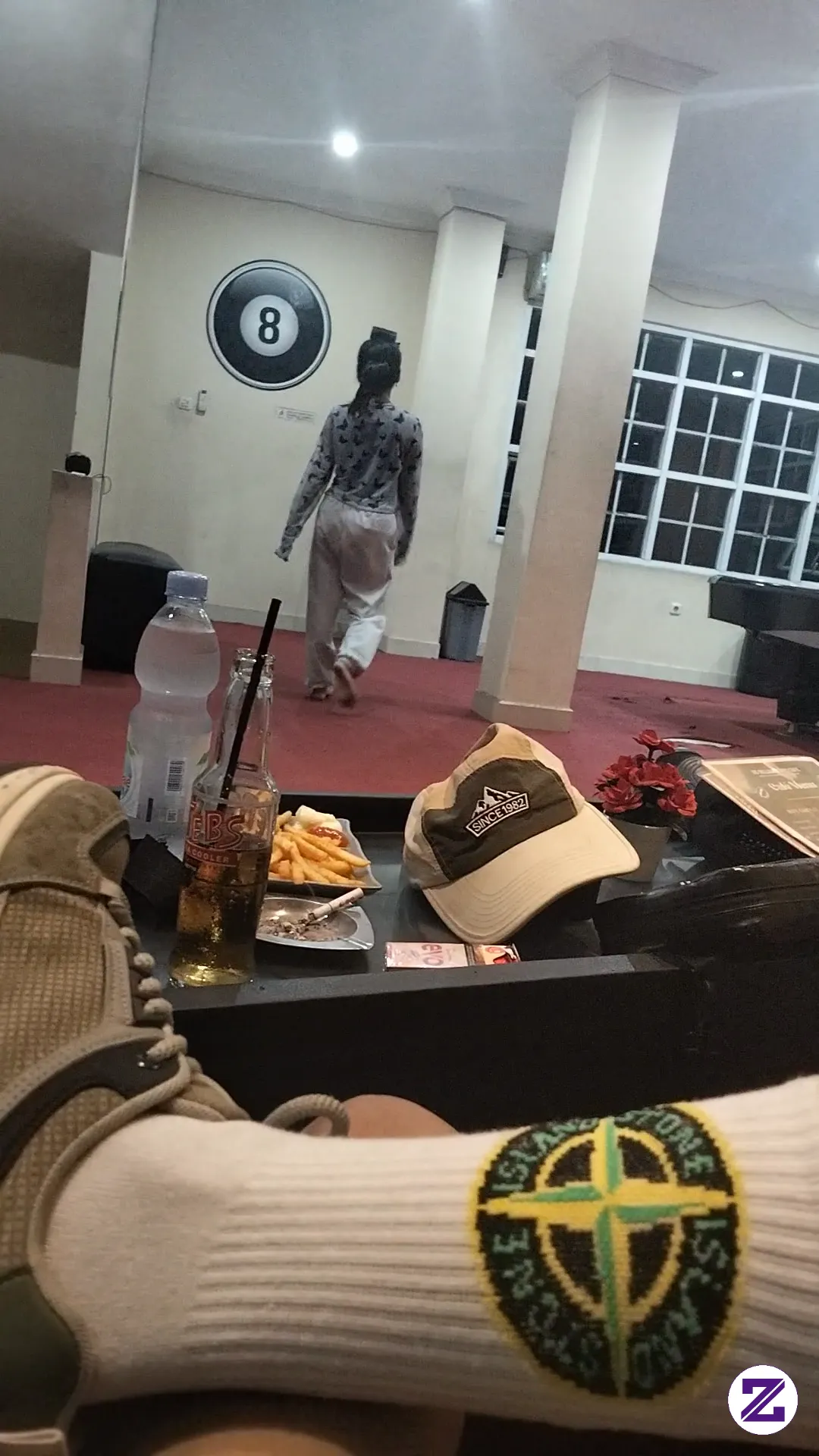 Billiar Dulu Dong Biar Gak Keram Tangan. Pelayan Nya Cantik Banget Wkwk