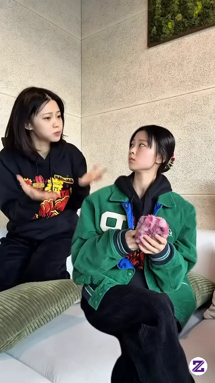 她怎么了? 只是看看而已,嗯。
