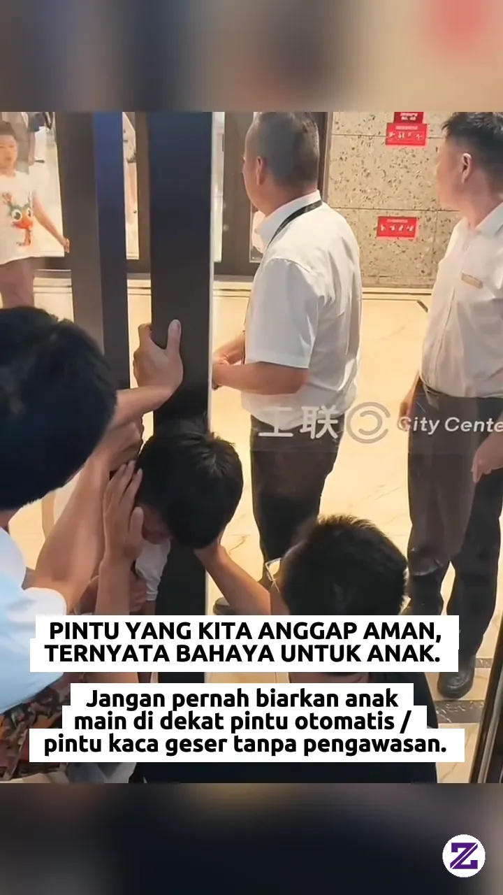 BAHAYA PINTU OTOMATIS UNTUK ANAK: BALITA TERJEPIT PINTU KACA GESER.