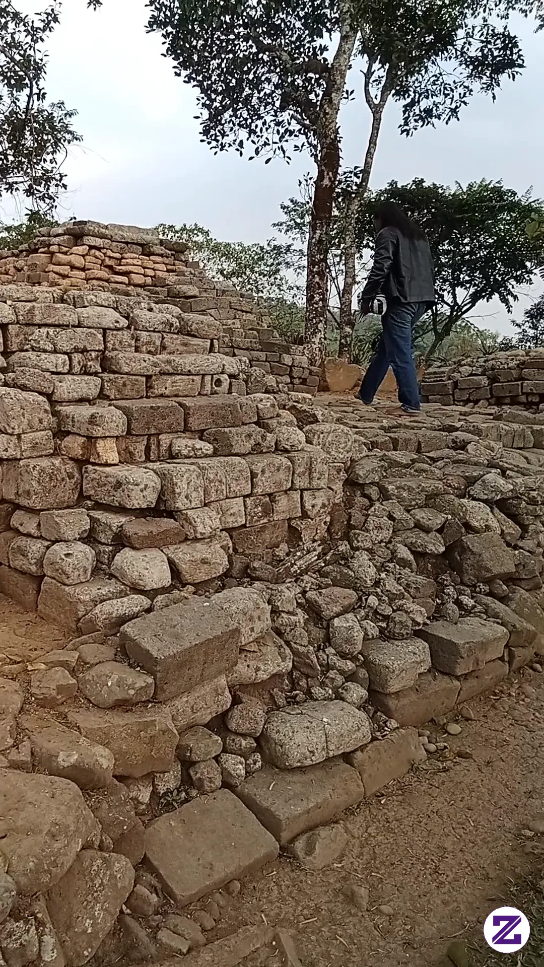 CANDI PENAMPIHANCandi Penampihan Adalah Sebuah Situs Percandian Hindu Kuno