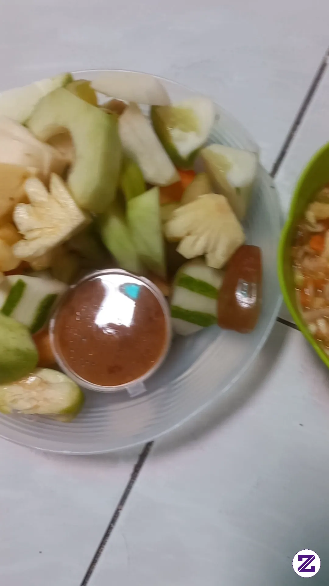 Siang2 Yang Panas Gini, Cocok Makan Rujak En Lotis....