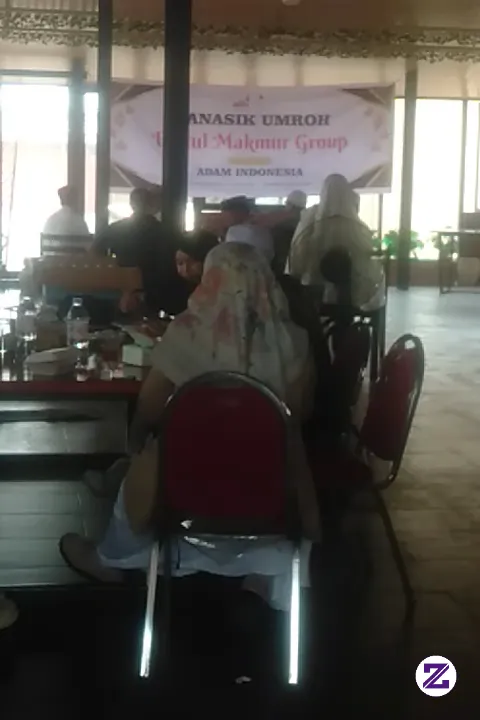 Acara Manasik Umroh PT Adam Indonesia Travel Umroh Haji Acara Makan Bareng Sama