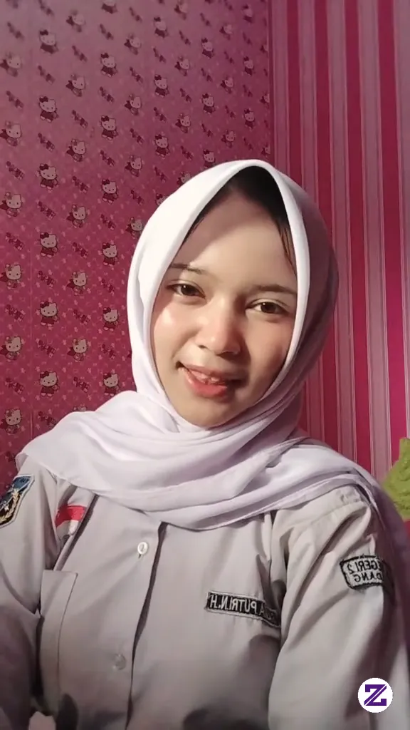 Halo Semuanya Nama Saya Putri Salam Kenal Saling Follow Yuk Siapatau Jodoh