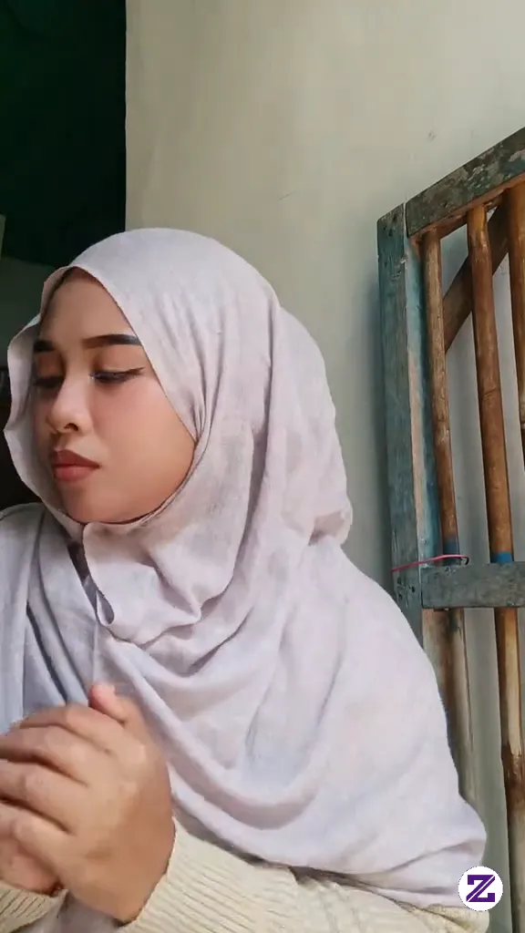 Makeup Tutor