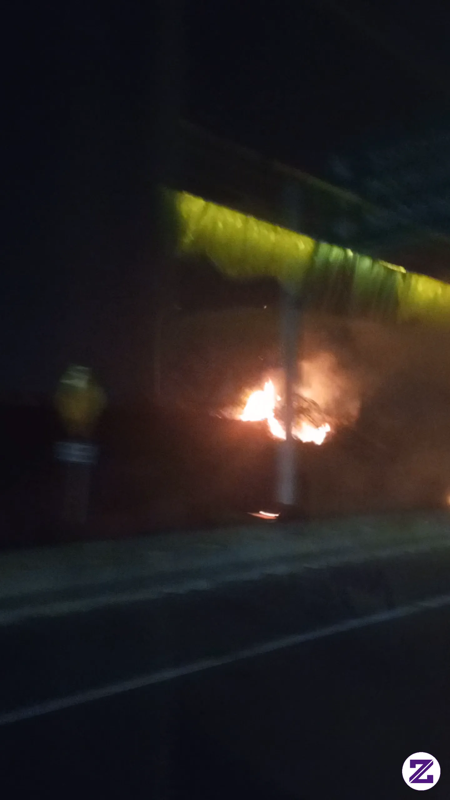 Kebakaran Di Pinggir Jalan Tol
