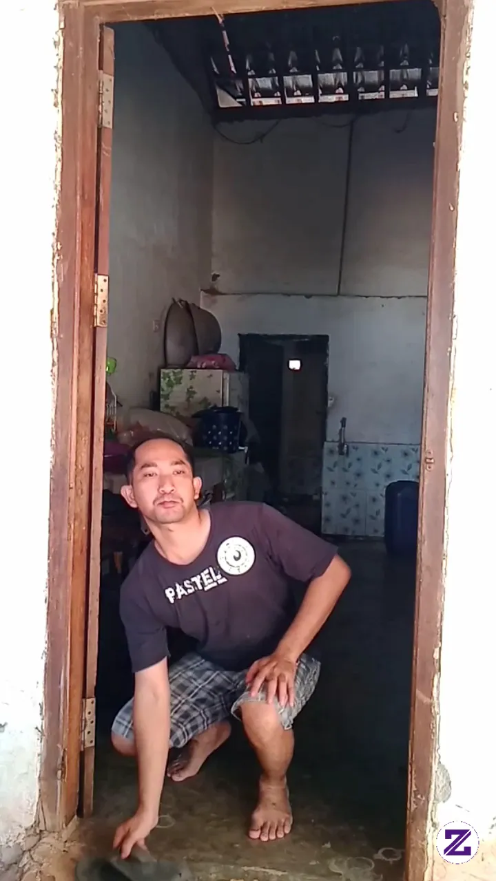 Sandal Terbang Ke Sultan