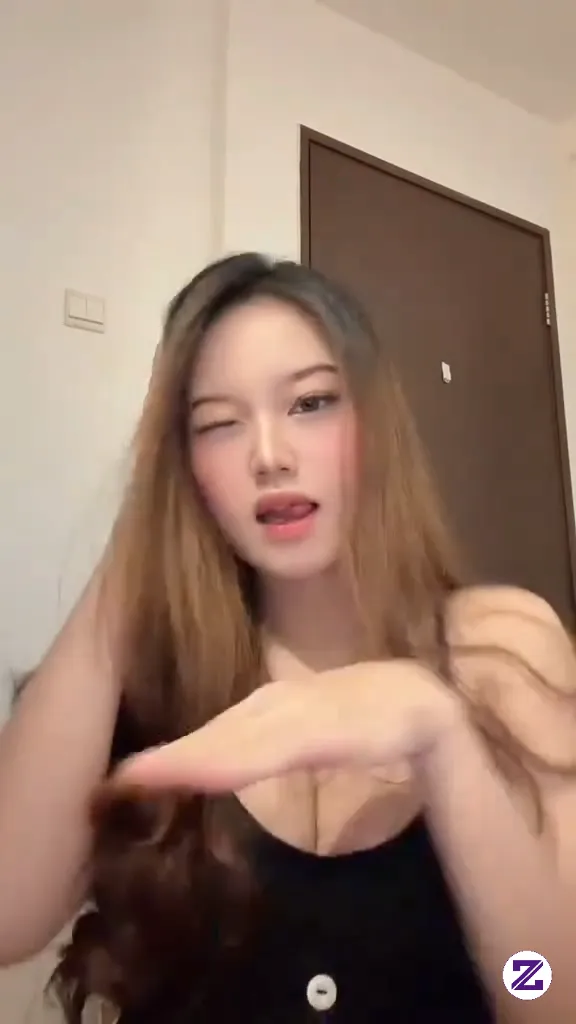 Kita PINJEM AKUNNYA DLU YA GUYS MUMPUNG DIA LAGI TIDUR 😂